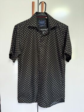 Silver Stone Black Short-Sleeve Button-Down Shirt with Tan Polka Dots